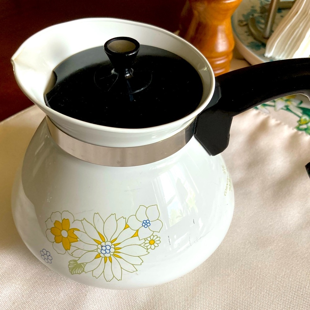 Vintage Corning ware 6 cup Floral Enamel Teapot with Black Handle and lid